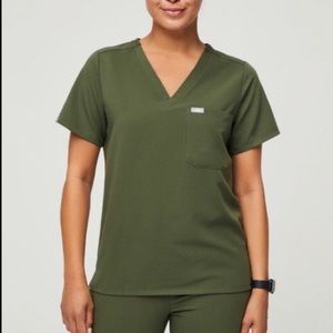 NWOT/LIMITED EDITION Figs Catarina One-Pocket Scrub Top - Dark Olive (M)